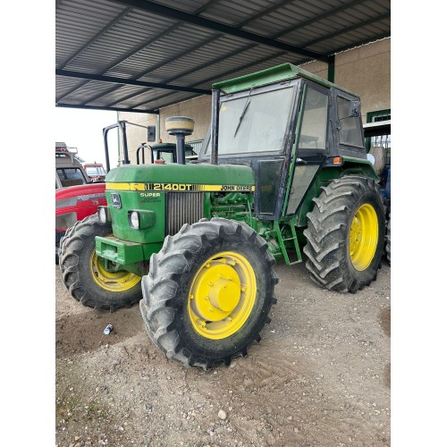 JOHN DEERE 2140