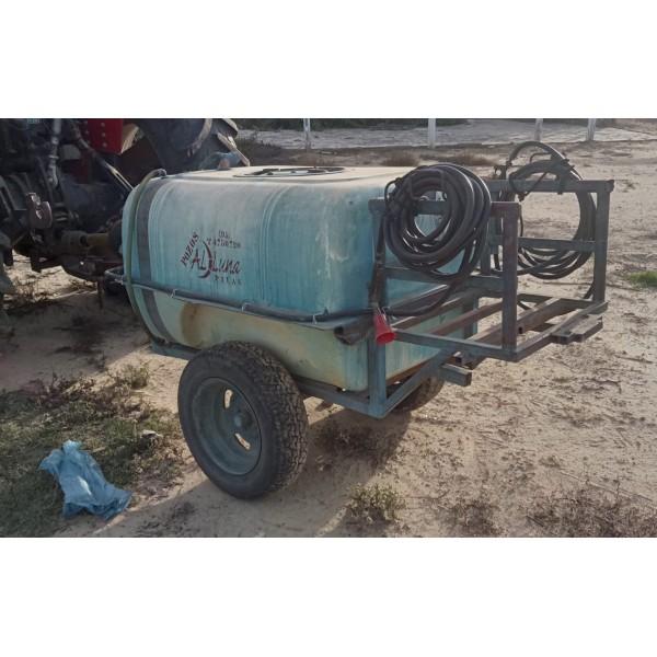 Cuba agrícola arrastrada 600L